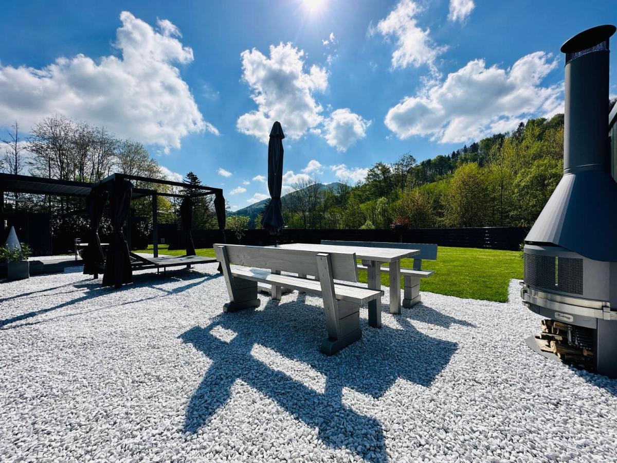 Voralpen Lodge - Ferienhaus Mit Gym & Wellnessbereich Traisen Exterior photo